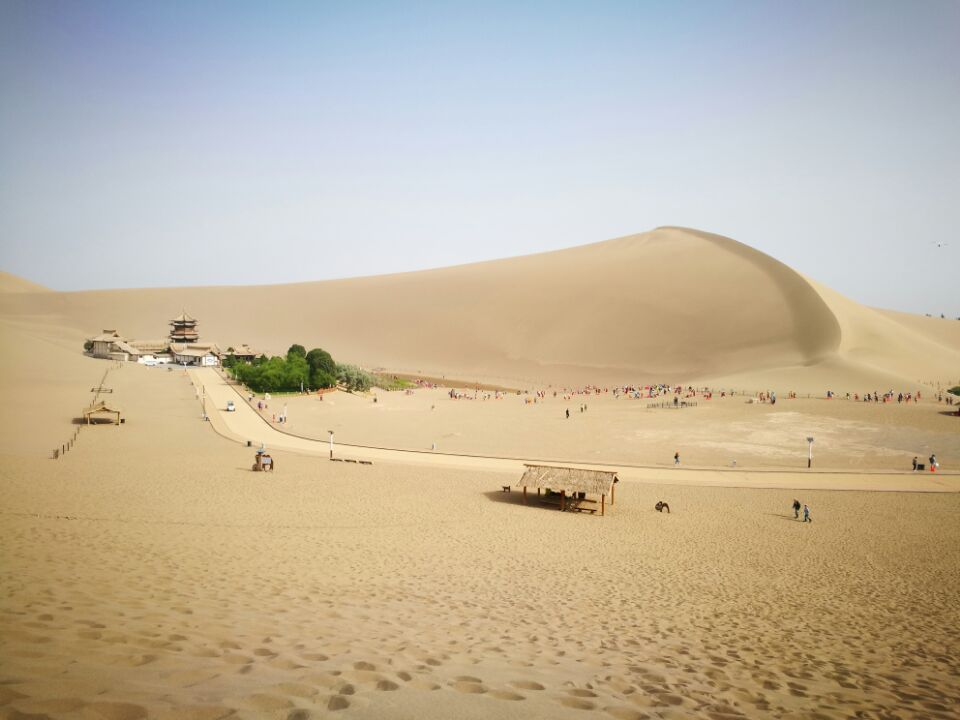 敦煌鳴沙山