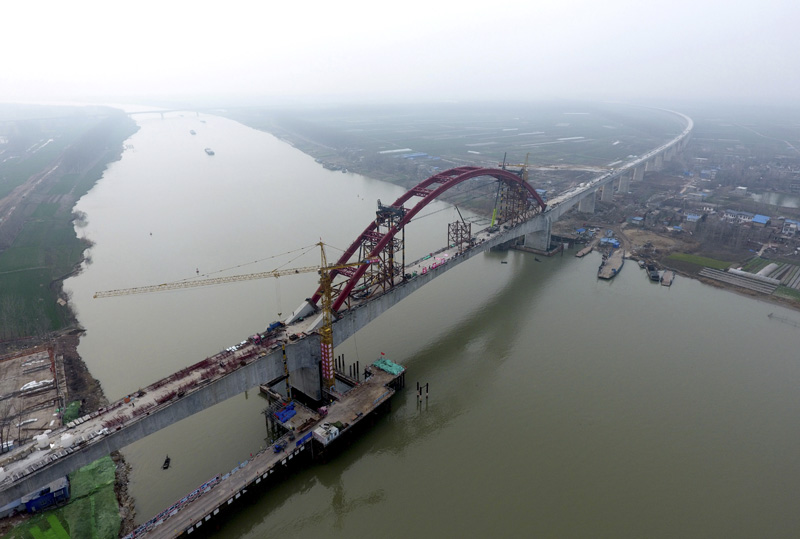 建設中的商合杭高速鐵路跨淮河特大橋