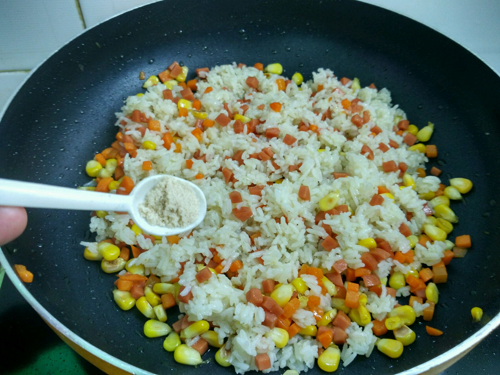 家樂雞粉炒飯