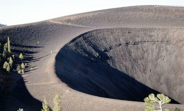 拉森火山