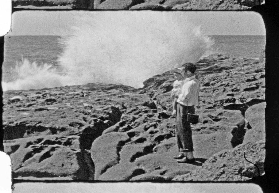 O Mar Enrola na Areia