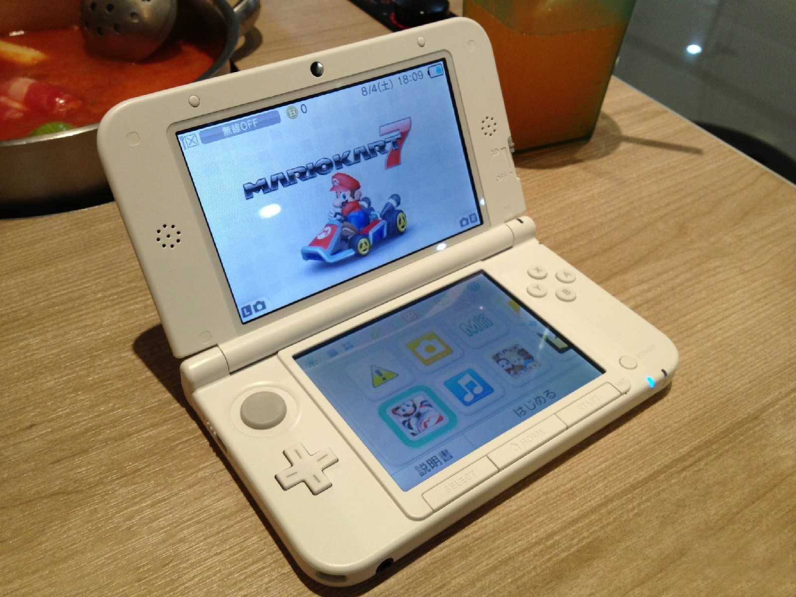 任天堂3ds N3ds 遊戲機介紹 歷史沿革 主機公布 正式上市 首發盛況 登上 中文百科全書