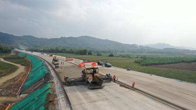 崇愛高速公路