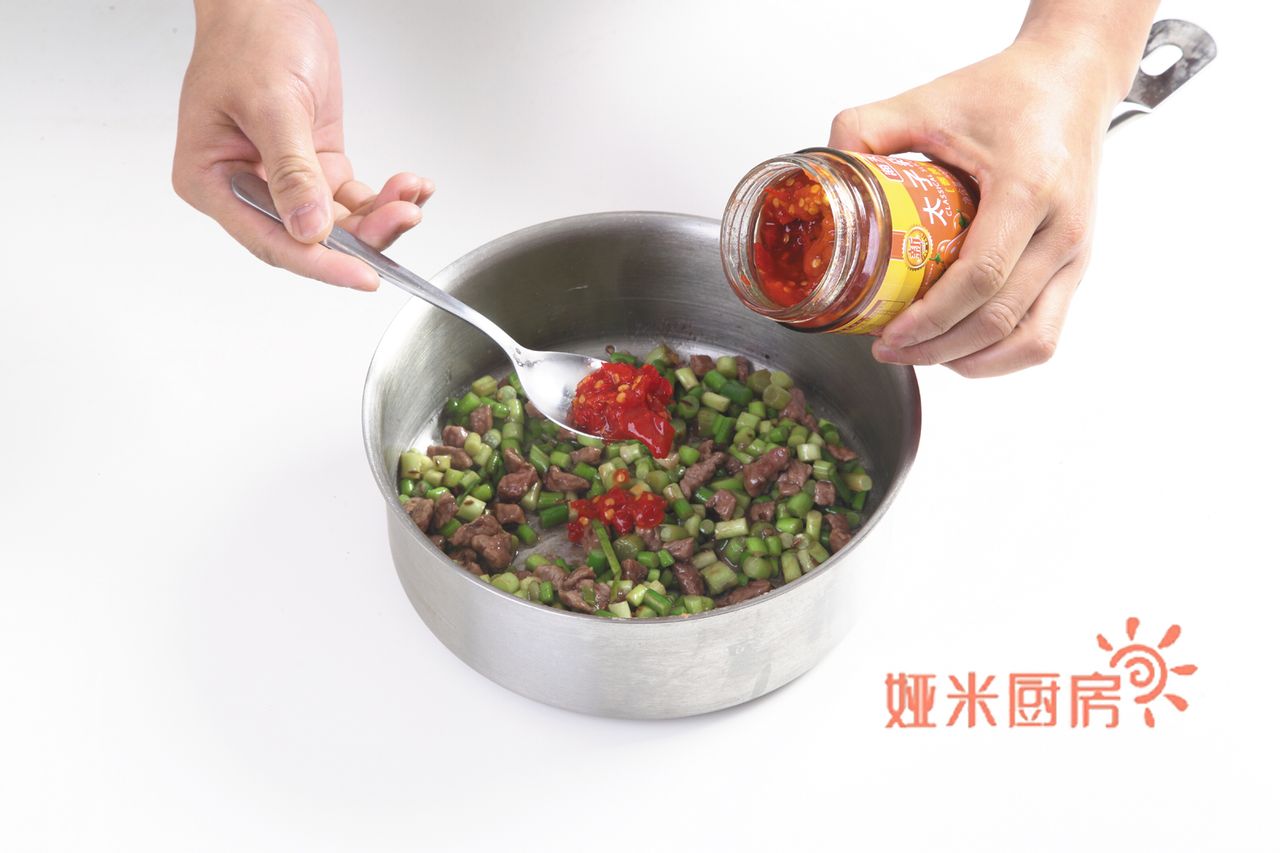 剁椒蒜薹炒牛肉