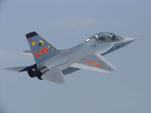 中國洪都航空工業集團研製的L-15戰鬥教練機