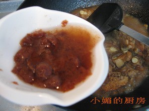 酸梅子燜排骨