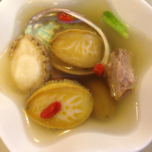 青橄欖排骨鮑魚湯