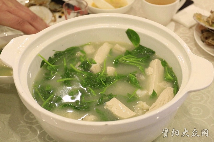 桑葉鱈魚湯