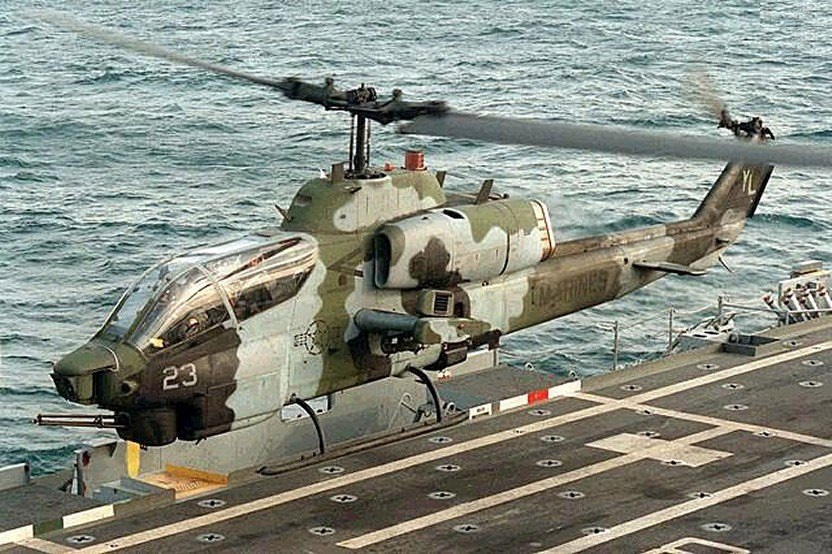 AH-1武裝直升機(眼鏡蛇直升機)