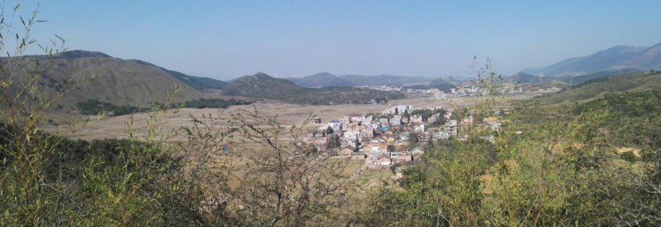 梁木橋村全景