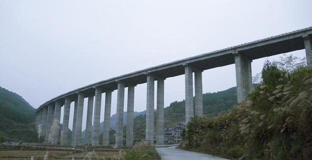 鳳凰—大興高速公路