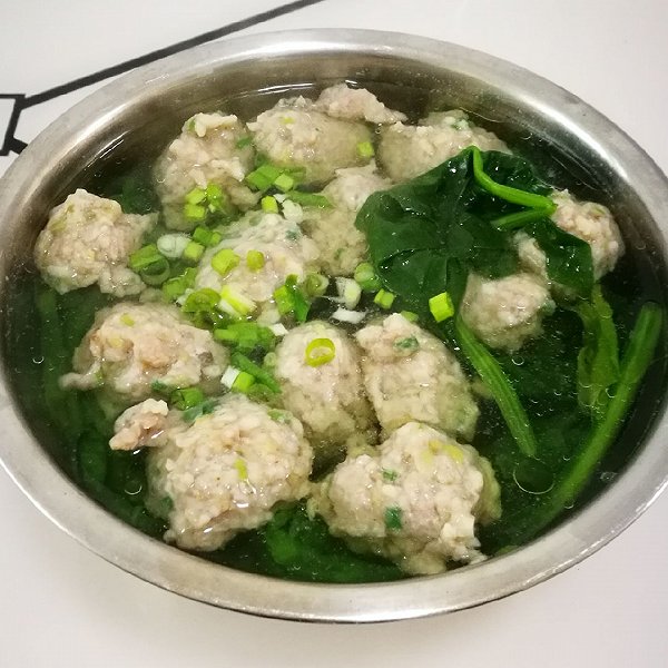 煮雞肉丸子