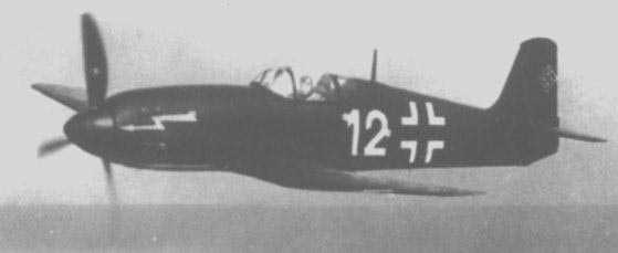 飛行中的 He 100D-1