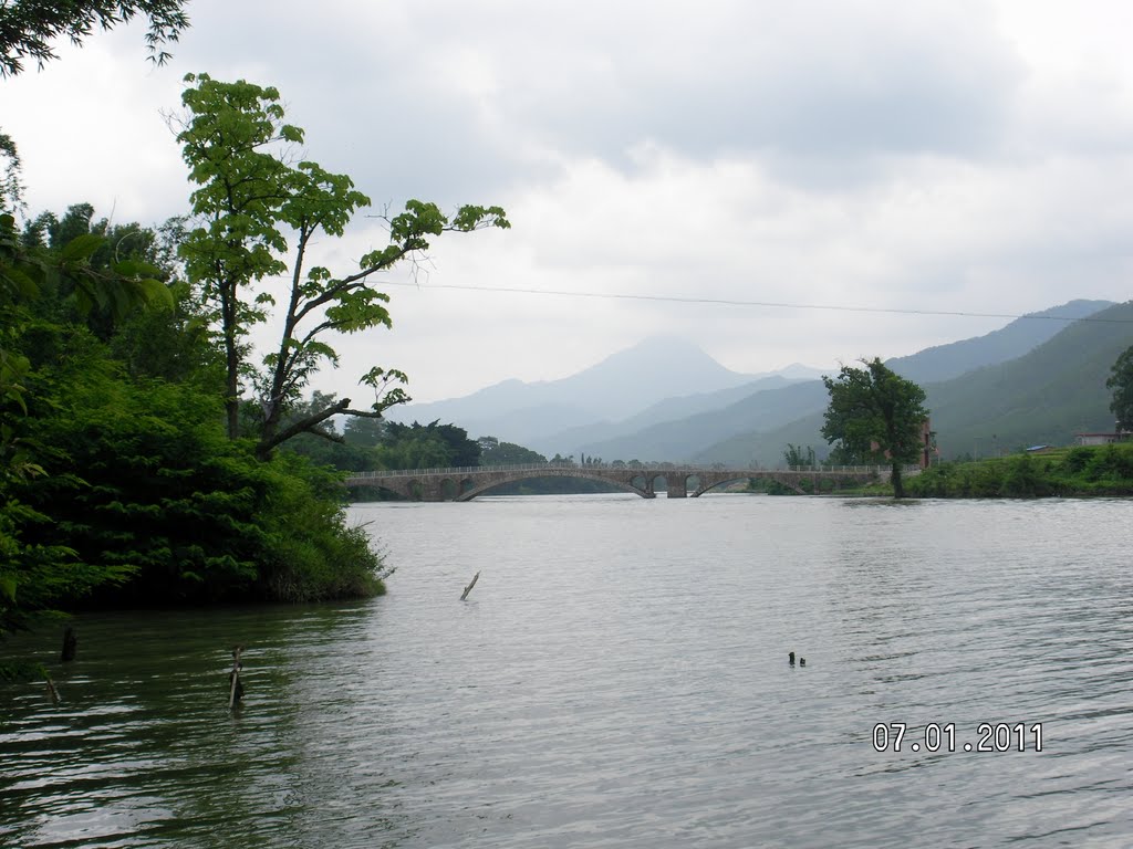 縣河(長江支流漢江的支流丹江的支流)