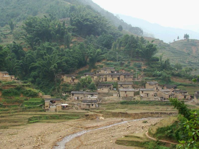 臘哈村(雲南省紅河州紅河縣垤瑪鄉臘哈村)