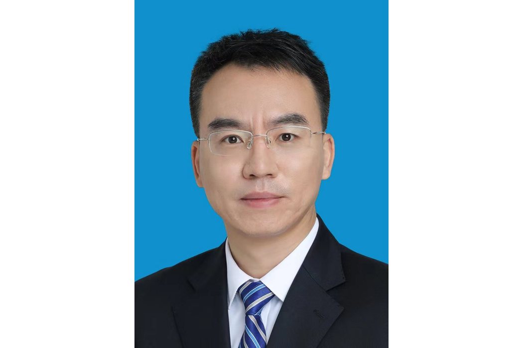 張磊(內蒙古自治區發展和改革委員會黨組成員、副主任)