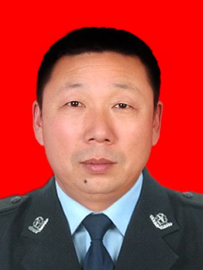 李英豪(中衛市中寧縣公安局舟塔派出所所長)