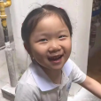 豆豆(2歲時被確診為腦癱的中國小女孩)