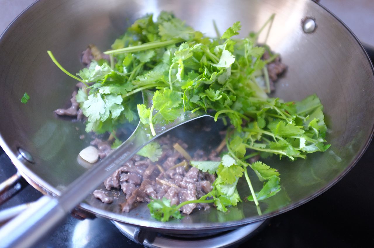 野山椒香菜爆炒牛肉