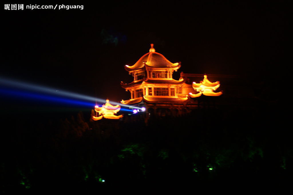 閬中奎星樓夜景