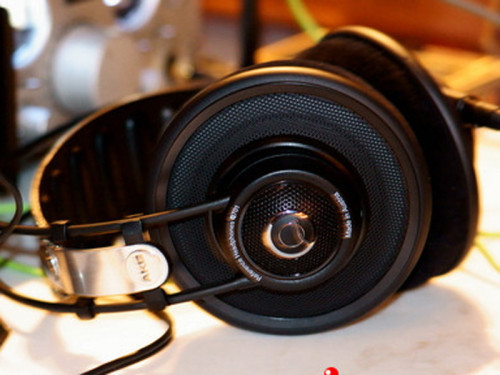 akg q701