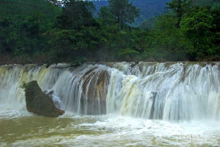 福祿河瀑布群