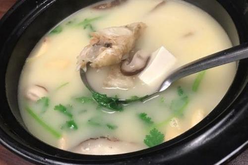 沙鍋雞肉豆腐湯