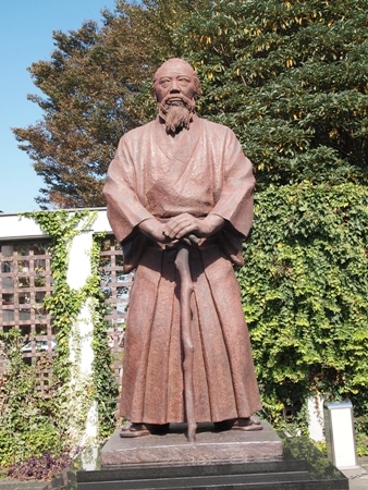 田中正造紀念像