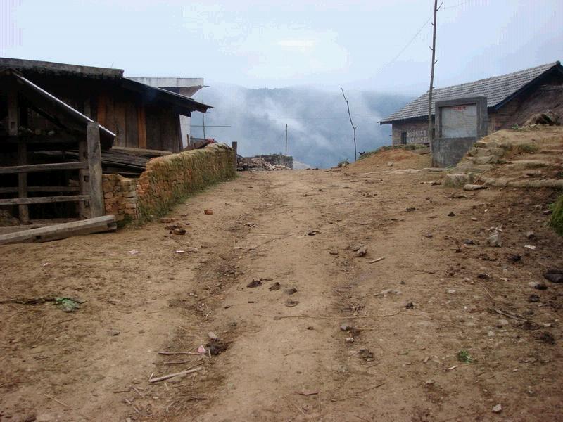瀾滄拉祜族自治縣雪林佤族鄉永廣村進村道路