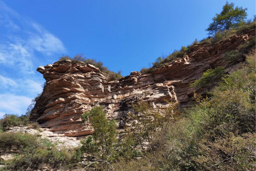 鷹嘴山