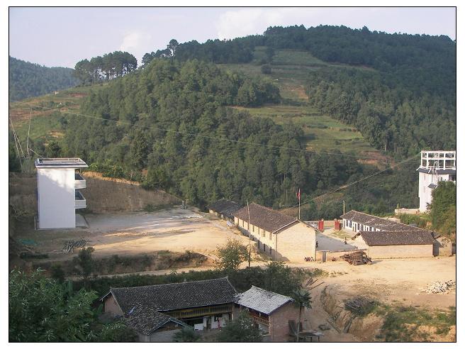 學校自然村(雲南省昭通彝良縣蕎山鄉下轄村)