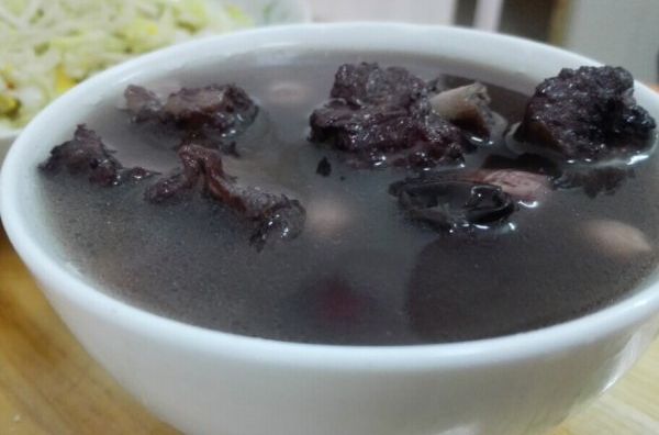 黑豆圓肉素肉湯