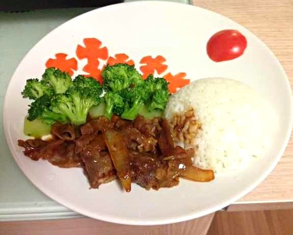 花椰菜牛肉飯