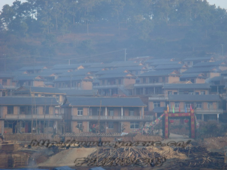 上河邊村(雲南普洱市寧洱鎮下轄村)