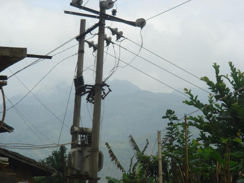 座斗村通電情況