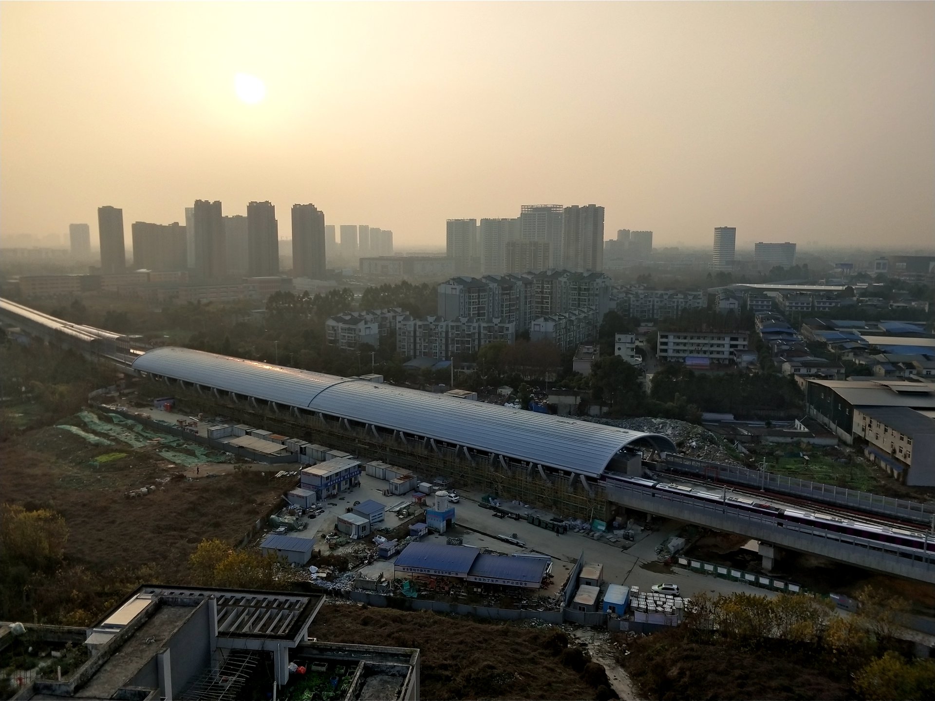 捷運柏水場站及5號線列車