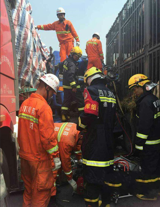 3·29成綿高速複線交通事故