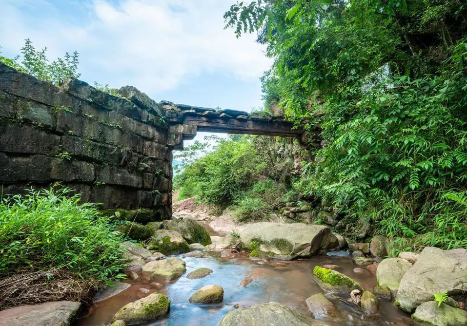 岩桑溝興橋