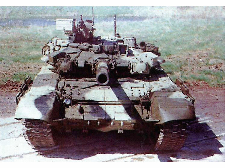 T-90坦克初期量產型