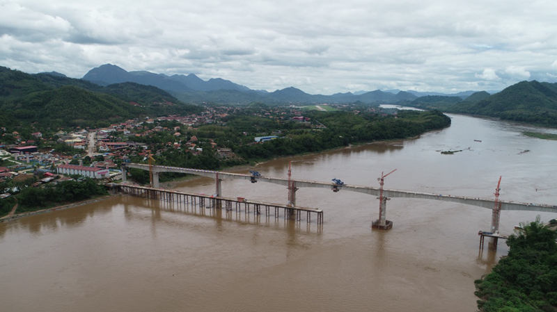 2019年7月28日合龍後的琅勃拉邦湄公河特大橋