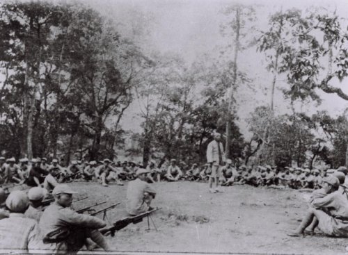 《紅軍機槍訓練班》(1934年，蘇靜攝)