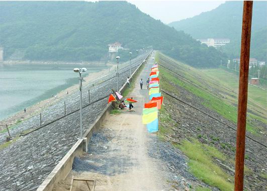 加固前的青山水庫