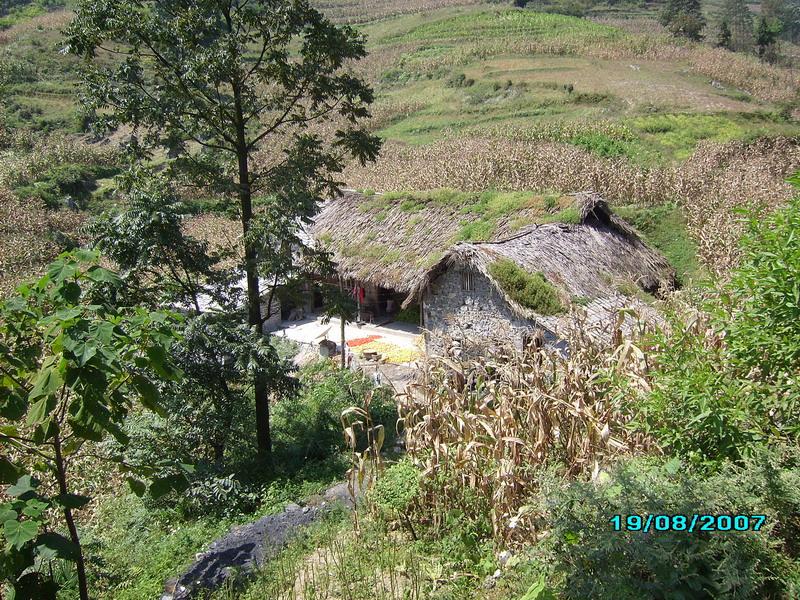 中壩自然村(雲南昭通彝良縣龍海鄉放牛行政村中壩自然村)