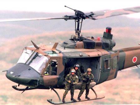 UH-1直升機