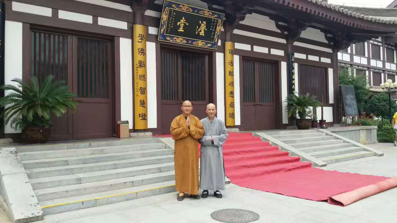 美國法雲寺如觀法師和宇軒法師