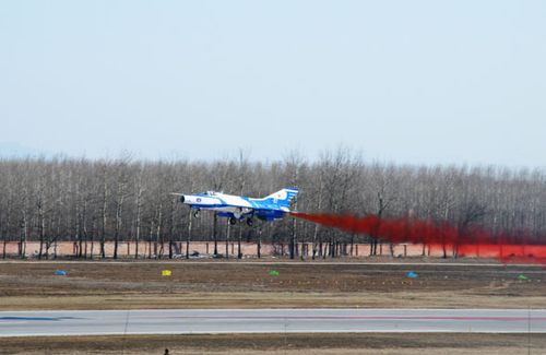 殲7GB飛機起飛