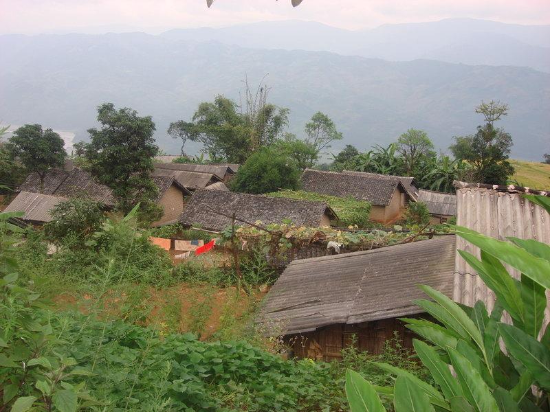 佤族寨村