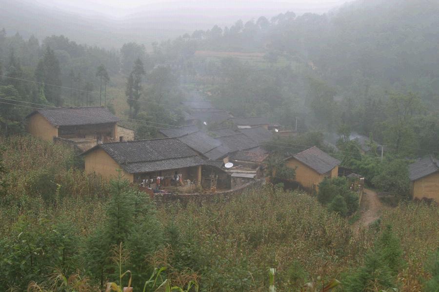 乾石洞村(雲南省曲靖市師宗縣龍慶鄉下轄村)