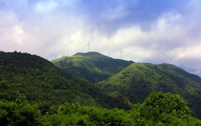 雲斛山