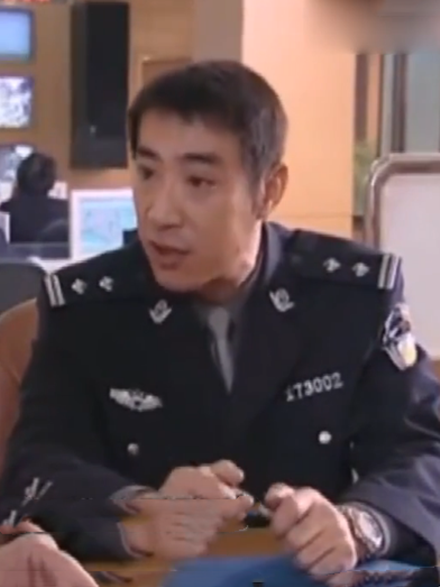 周雄(警匪劇《天不藏奸》中的男配角)